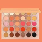 Eyeshadow palette with 25 shades